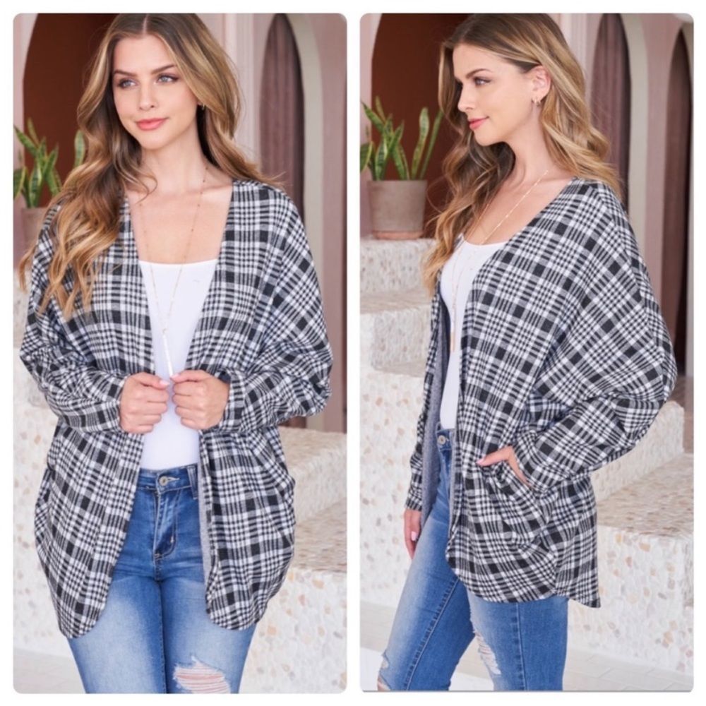 NWT Plaid Black & White Open Cardigan with Pockets